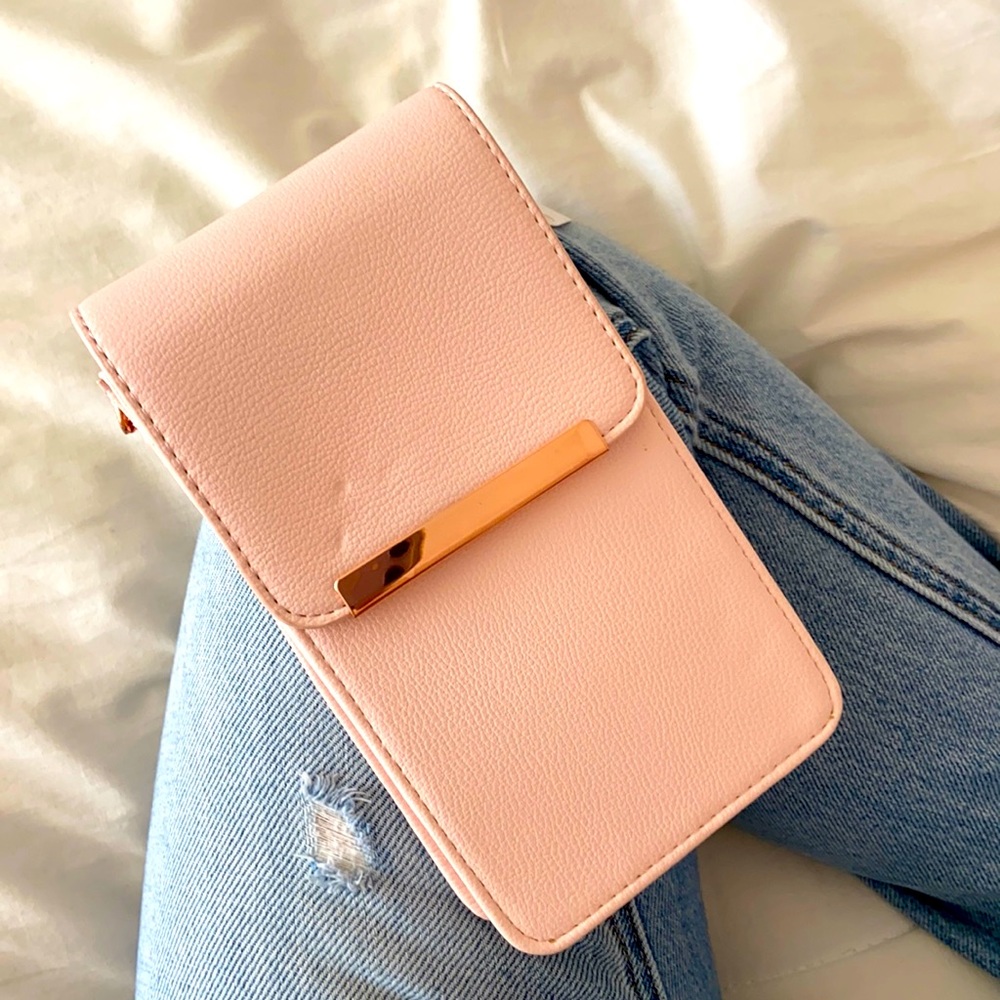 Cross body phone/wallet carrier!!